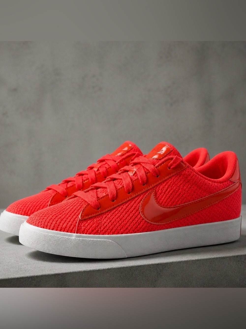 Nike Neon Pink Athletic Shoes Women’s Running Sneakers Lightweight Trainer